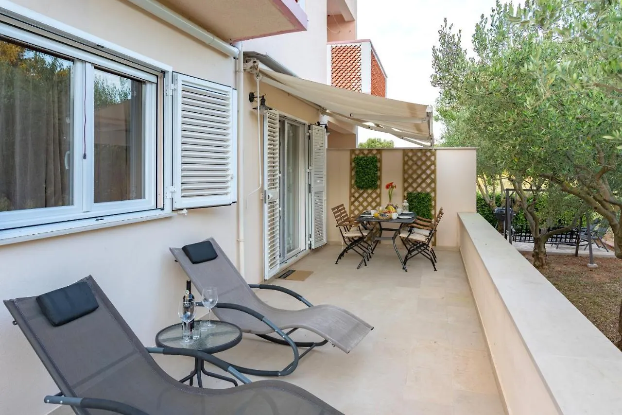 Apartment Yelica Zaton  Zaton (Zadar)